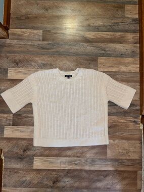 Banana Republic size M Short sleeve sweater  preppy, old money , quiet luxury